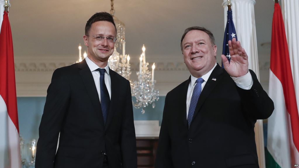 Держсекретар США Помпео "попросив" міністра закордонних справ Угорщини Сійятро підтримати взаємодію України з НАТО (ВІДЕО)