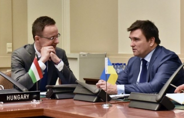 Міністр закордонних справ Угорщини анонсував проведення переговорів з Україною щодо закону про освіту