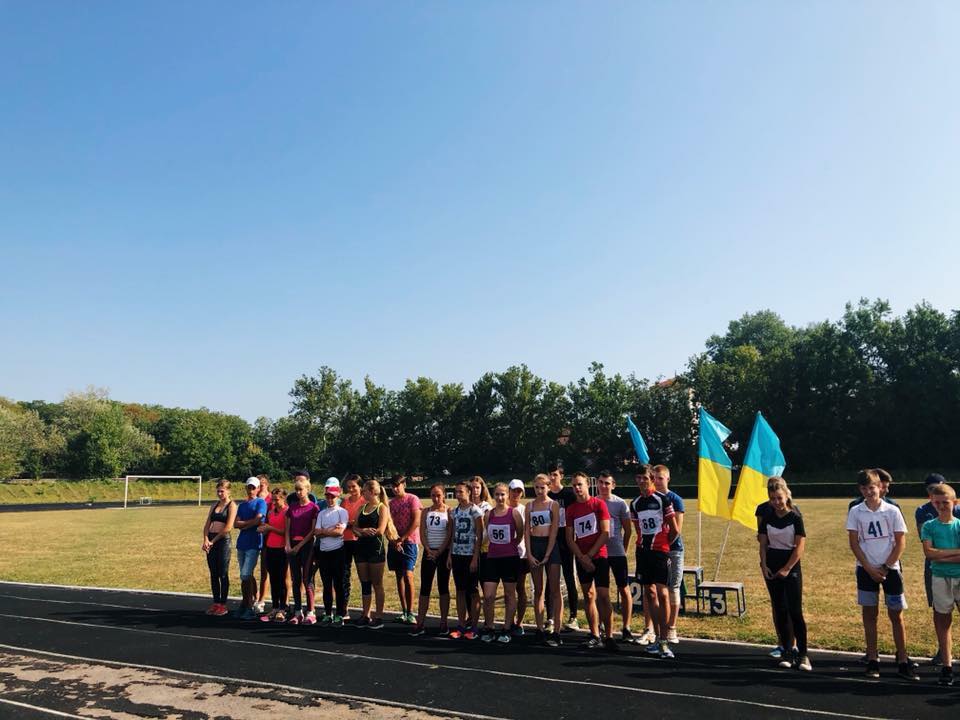 У Мукачеві стартувала відкрита першість СОК ДЮСШ з легкої атлетики серед юнаків та дівчат (ФОТО)