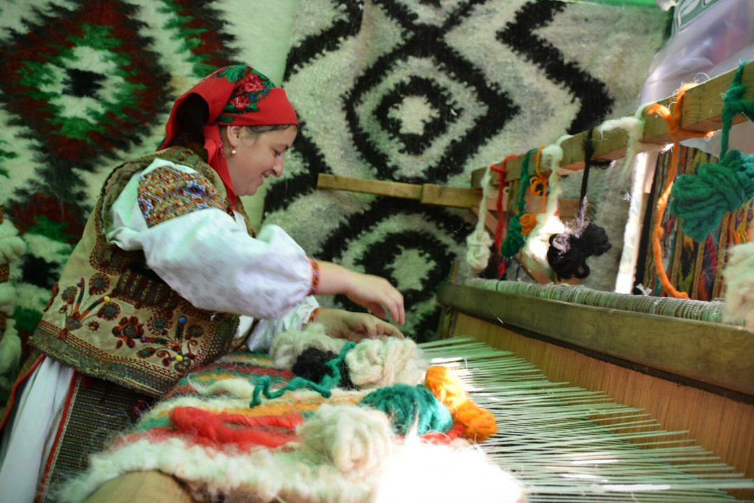 У Квасах на Рахівщині відбувся перший фестиваль-ярмарок "Барви Карпатського ліжника" (ФОТО)