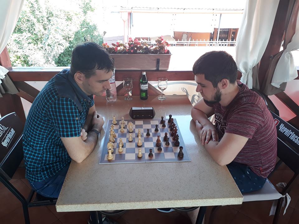 Збірна Мукачева перемогла команду Ужгорода у шаховому турнірі (ФОТО)