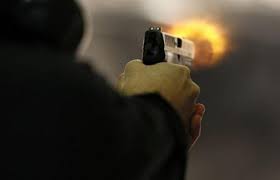 У Хусті в кафе пострілами з пістолета важко поранили чоловіка