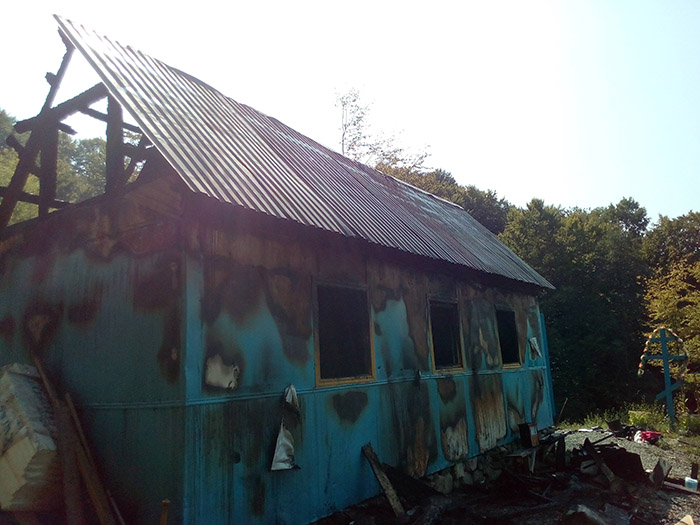 У Ганичах на Тячівщині підпалили новозбудовану церкву УАПЦ (ФОТО)