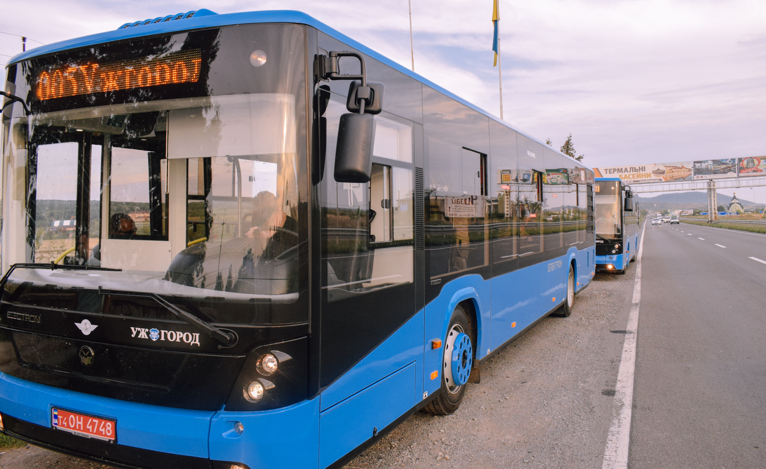 В Ужгород прибули перші 2 муніципальні автобуси "Електрон" (ФОТО)