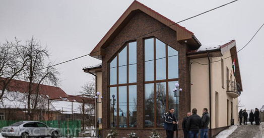 У селі на Ужгородщині за 70 млн форинтів з Угорщини відкрили Угорський дім (ФОТО)