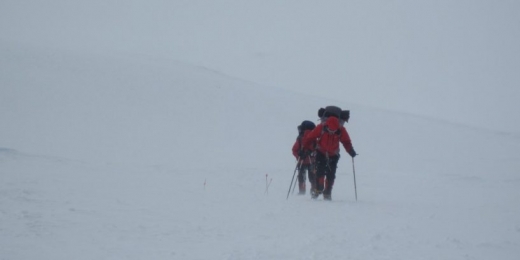На закарпатській Міжгірщині від учора шукають одного з трьох сноубордистів, що заблукали
