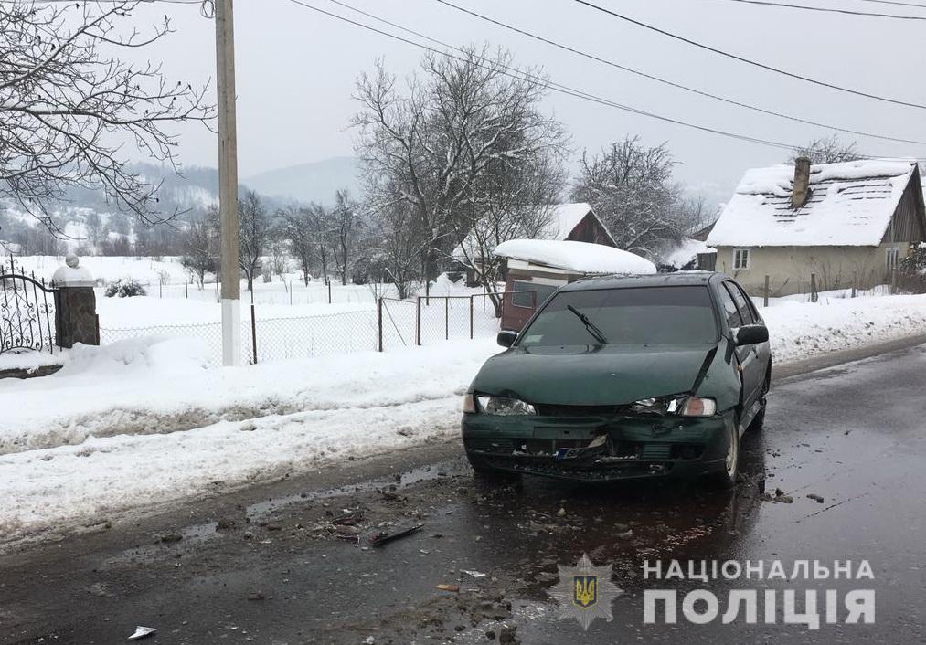 На Рахівщині "п'яний" Nіssаn вдарив VW, ще одного нетверезого водія "Шкоди" поліції здали громадяни (ФОТО)