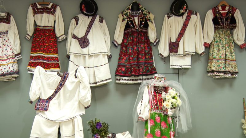 У Виноградові відкрили виставку народних костюмів та предметів побуту (ВІДЕО)