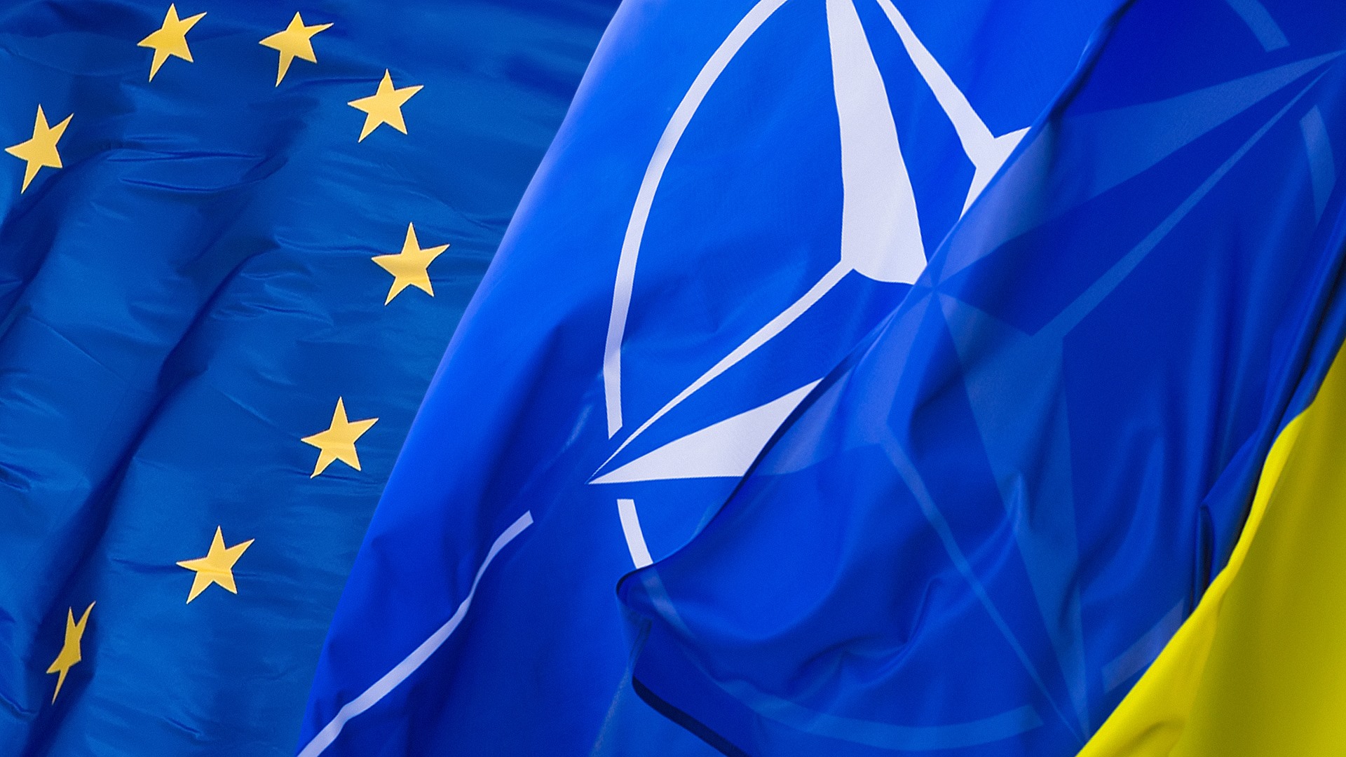 82% закарпатців підтримують рух України до ЄС, 56% хочуть в НАТО, а за митний і військовий союз з Росією – менше піввідсотка