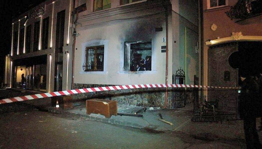 Польські неонацисти-підпалювачі вказали на угорський слід в підпалі офісу угорського товариства в Ужгороді