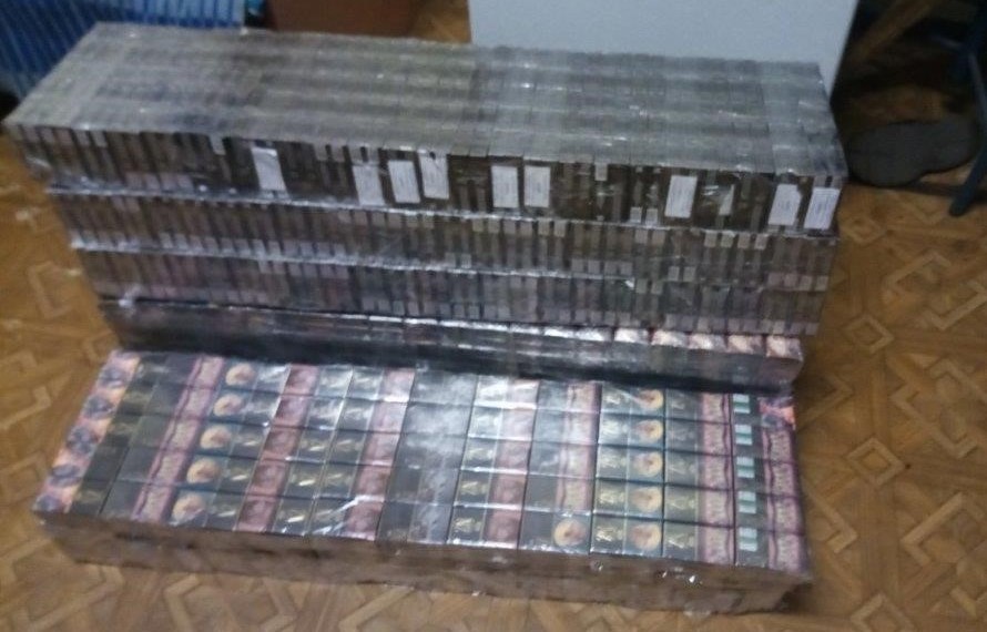 На Закарпатті у вантажному потязі з Полтавщини виявили контрабандні сигарети (ФОТО)