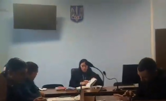 Адвокат наркоторгівця "Тарі" втік із суду в Ужгороді під час нарадчої кімнати (ВІДЕО)
