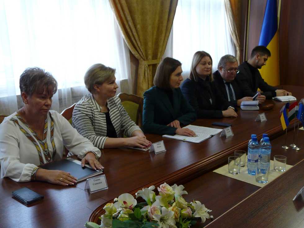 Міністерка освіти зустрілася з представниками угорської громади Закарпаття (ФОТО)