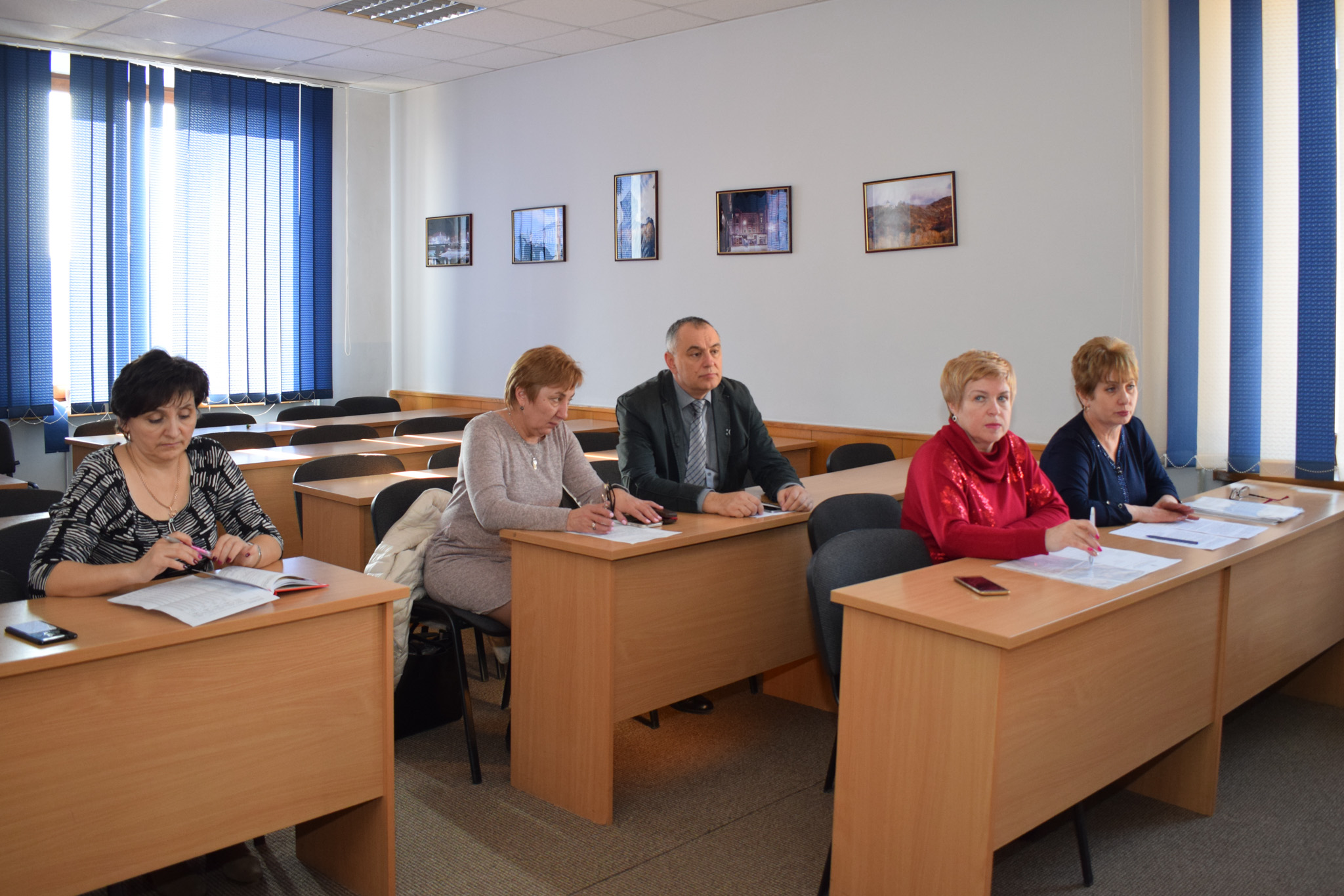 Школи Ужгорода – ще тиждень на карантині (ФОТО)