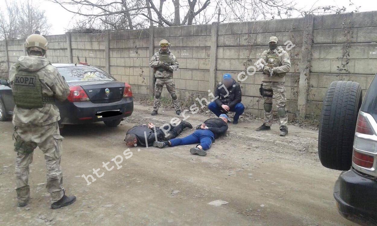 Масштабна спецоперація: у Мукачеві затримали осіб, причетних до організації масштабного наркотрафіку (ФОТО)
