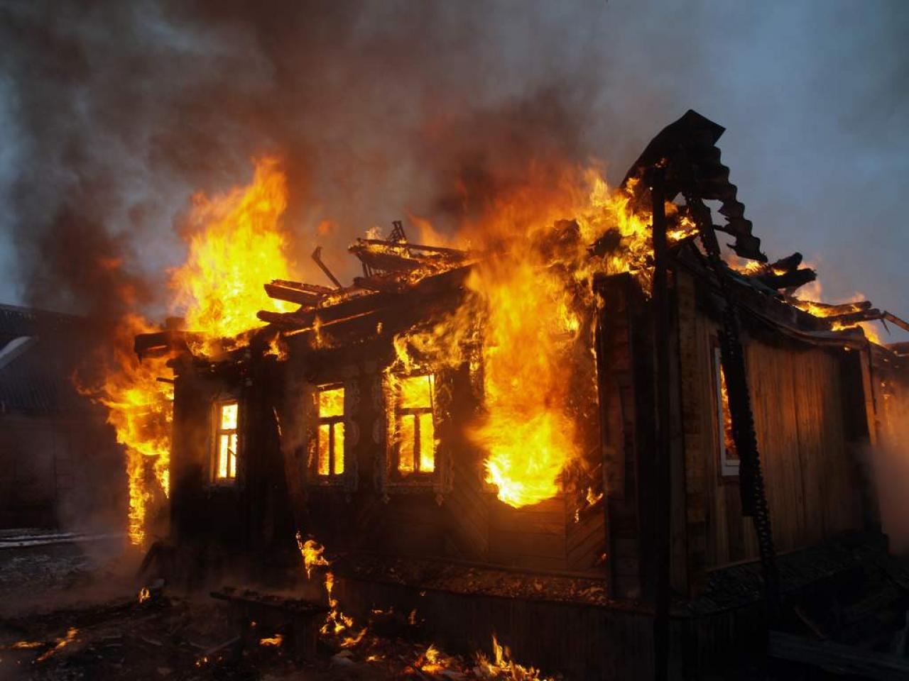 На Хустщині після пожежі в будинку виявили тіло жінки