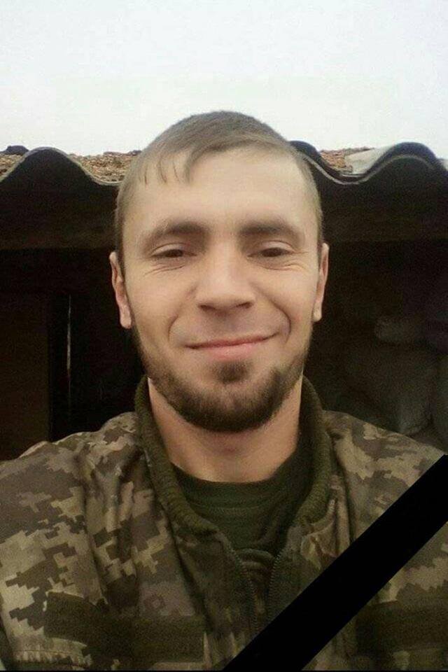 На Донбасі за трагічних обставин загинув закарпатець з Виноградова (ФОТО)