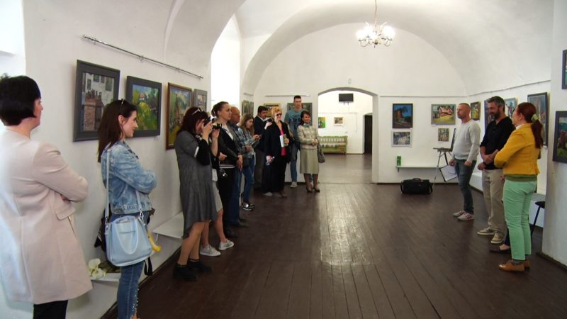 У Мукачеві відкрили виставку двох художників "140/90" (ВІДЕО)