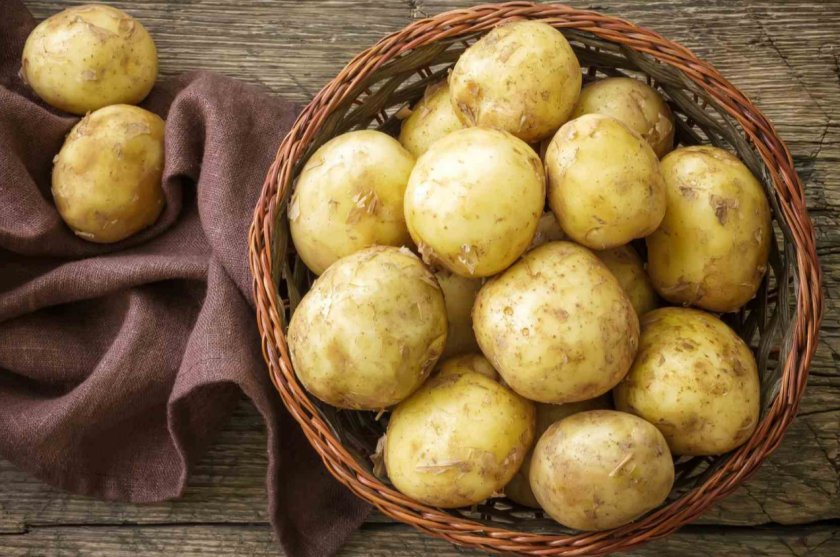 На ринках Закарпаття вже є молода картопля цьогорічного врожаю: 80 грн – за кілограм