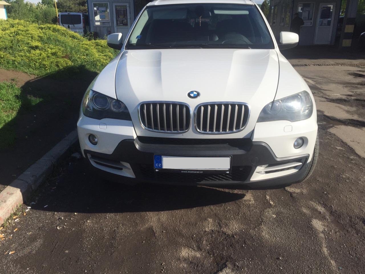 BMW із підробленим VIN-кодом затримали на українсько-словацькому кордоні на Закарпатті (ФОТО)