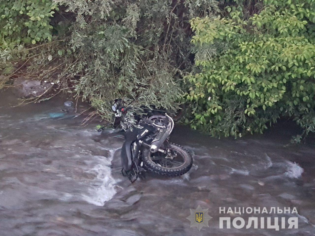 На Рахівщині в двох ДТП з мотоциклістами один водій загинув, інший - в реанімації (ФОТО)