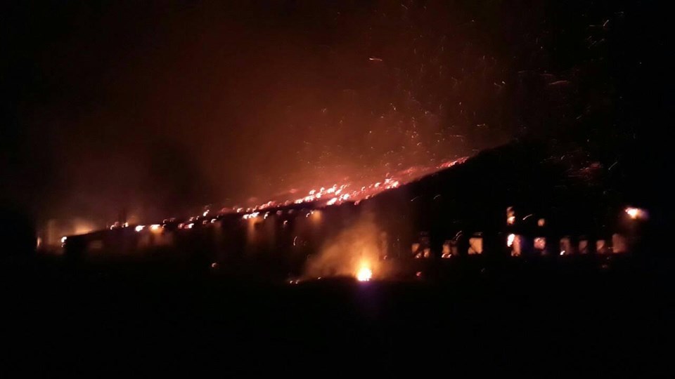 На Виноградівщині вночі гасили пожежу у господарських спорудах (ФОТО)