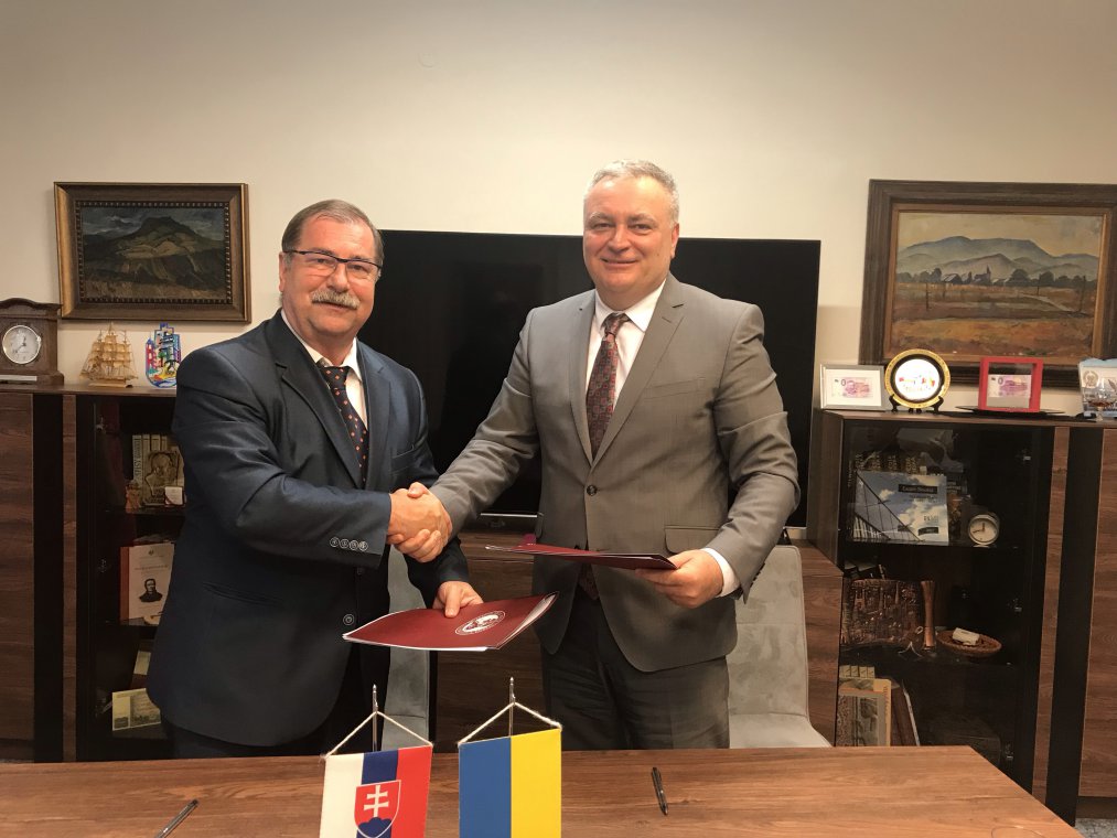 Ужгородський національний університет підписав угоду про подвійні дипломи з Університетом Шафарика в Кошицях (ФОТО)