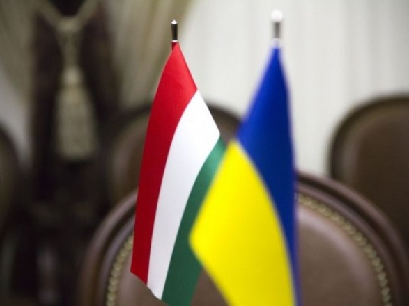 Офіс президента про візит Сіярто на Закарпаття: Поведінка Угорщини є неприпустимою