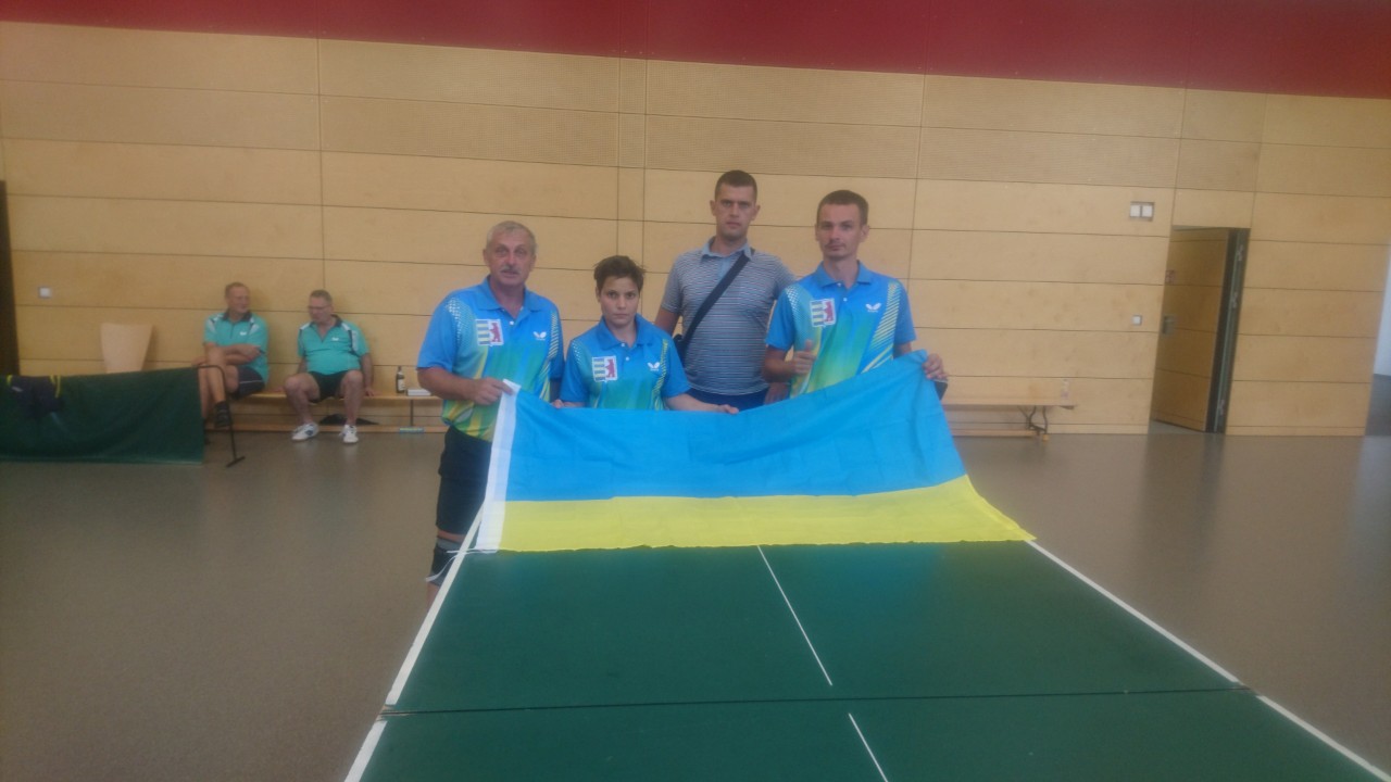Закарпатські параолімпійці вибороли третє командне місце на міжнародному турнірі з настільного тенісу в Німеччині (ФОТО)