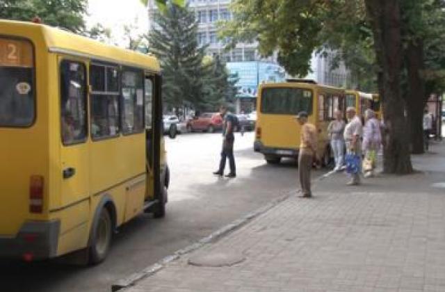 Петиція за зниження тарифів на перевезення громадським транспортом в Ужгороді набрала необхідну кількість голосів