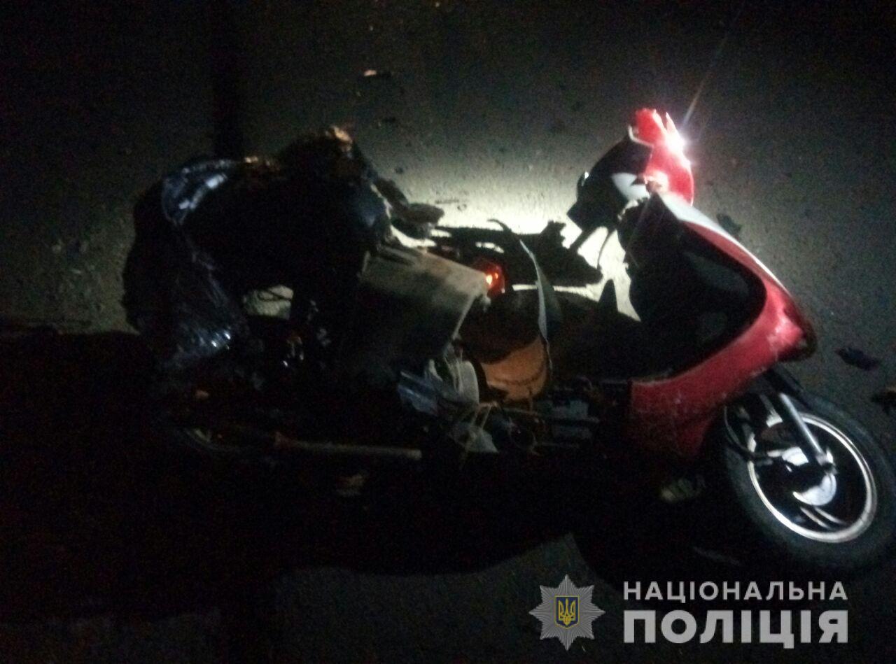 Унаслідок зіткнення скутера з легковиком на Ужгородщині одному з потерпілих ампутували ногу (ФОТО)