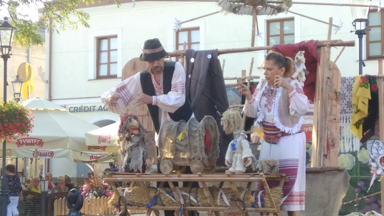 Лялькарі Закарпаття показали на фольклорному фестивалі у Польщі "Недотепу із Вертепа" (ФОТО)