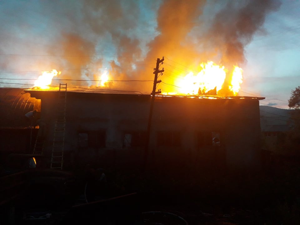 Пожежу в котельні деревообробного підприємства гасили на Рахівщині (ФОТО)