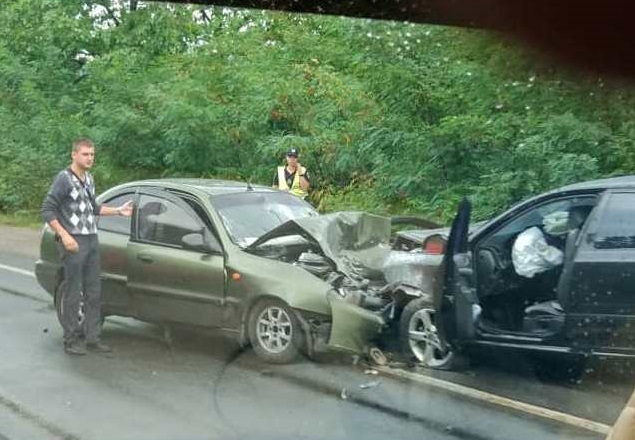 На Мукачівщині жорстко зіткнулись два авто (ФОТО)