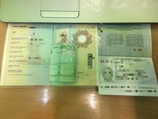 Жінка, котрій заборонено виїзд за кордон, спробувала на Закарпатті "вирішити питання" перетину за 100 євро хабара (ФОТО)