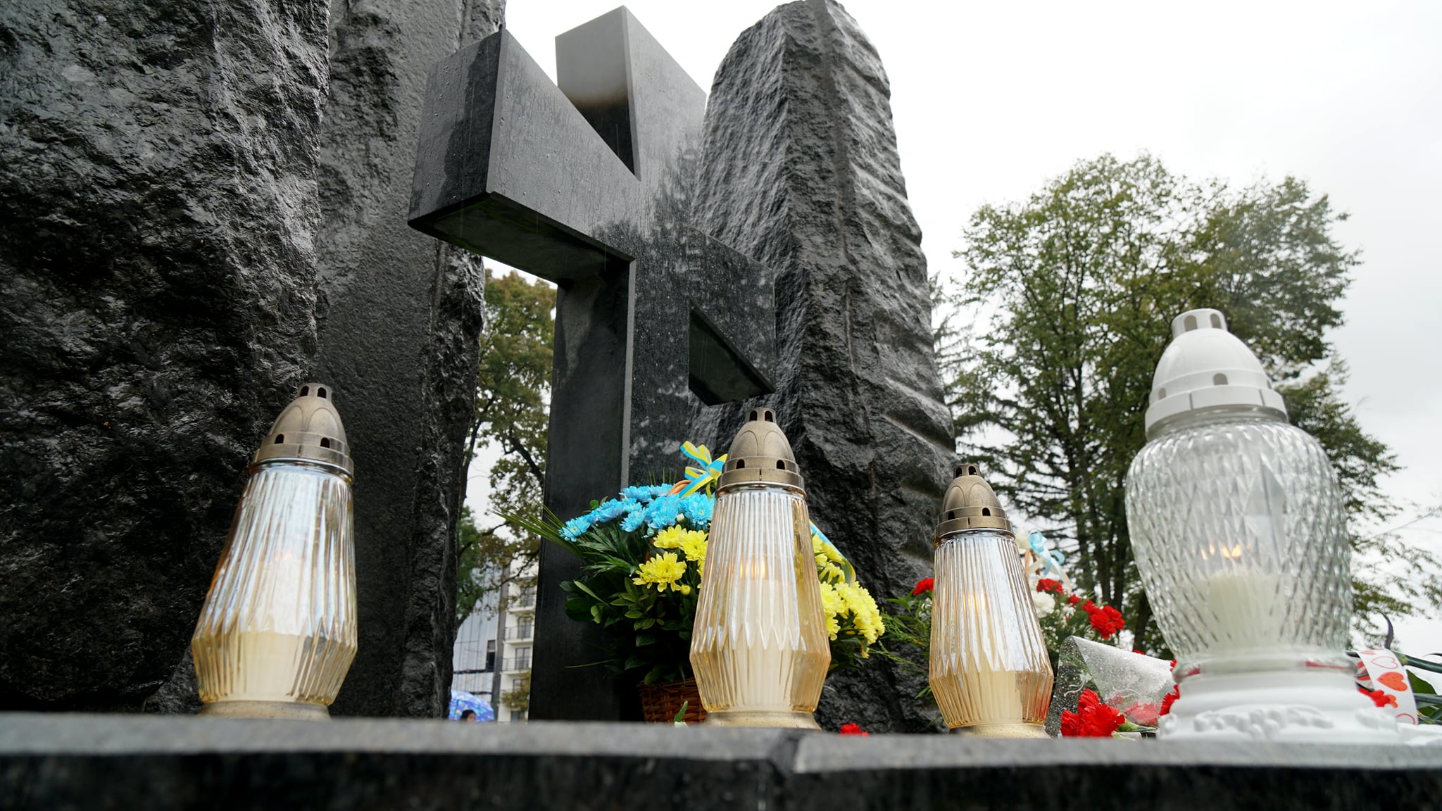 У Мукачеві відкрили Меморіальний парк та монумент воїнам-захисникам (ФОТО)