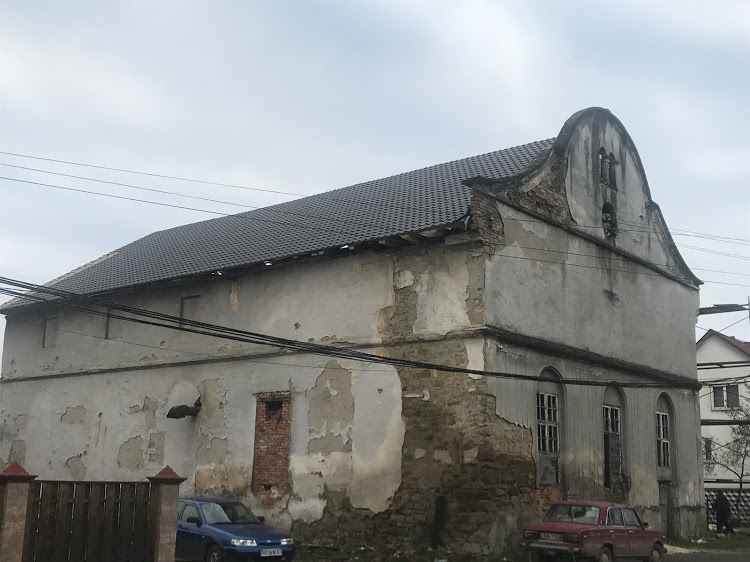 У закарпатських Вільхівцях реконструюють одну з найстаріших в Україні синагог (ФОТО)