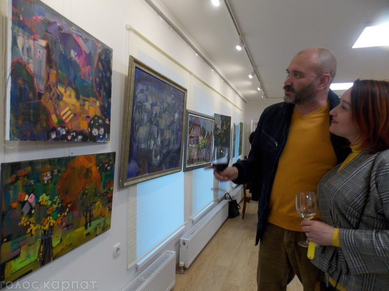 В угорському консульстві в Берегові відкрилася персональна виставка художника Аттіли Коприви