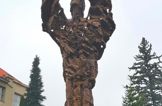 В Ужгороді пошкодили монумент жертвам Голодомору