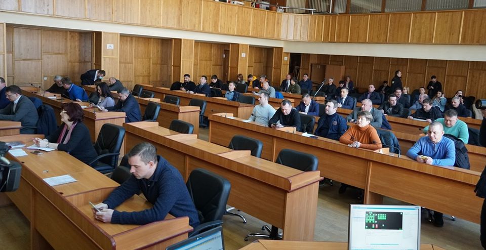 В Ужгороді позачергова сесія підтримала рішення про карантинні заходи щодо недопущення поширення коронавірусу (ФОТО)