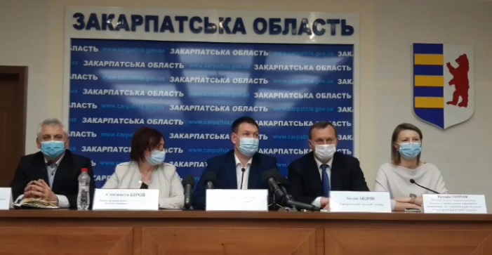 На Закарпатті все ще чекають результатів аналізів жінки з підозрою на коронавірус, які відправили у Київ