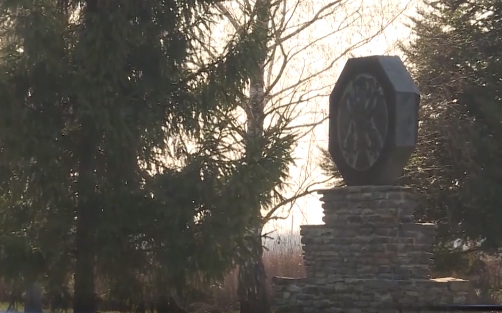 У Чомі на Берегівщині КМКС висадив 100 дубів ностальгії за Великою Угорщиною і втратою нею Закарпаття (ВІДЕО)