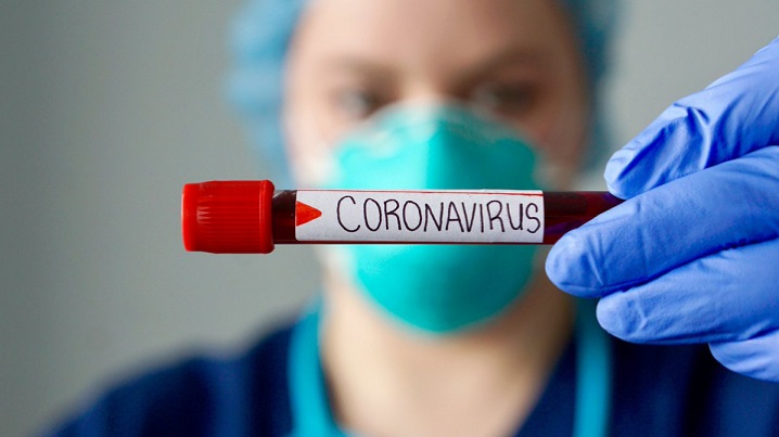 У заввіділом поліклініки в Іршаві, чия 71-річна матір померла від коронавірусу, також виявили COVID-19