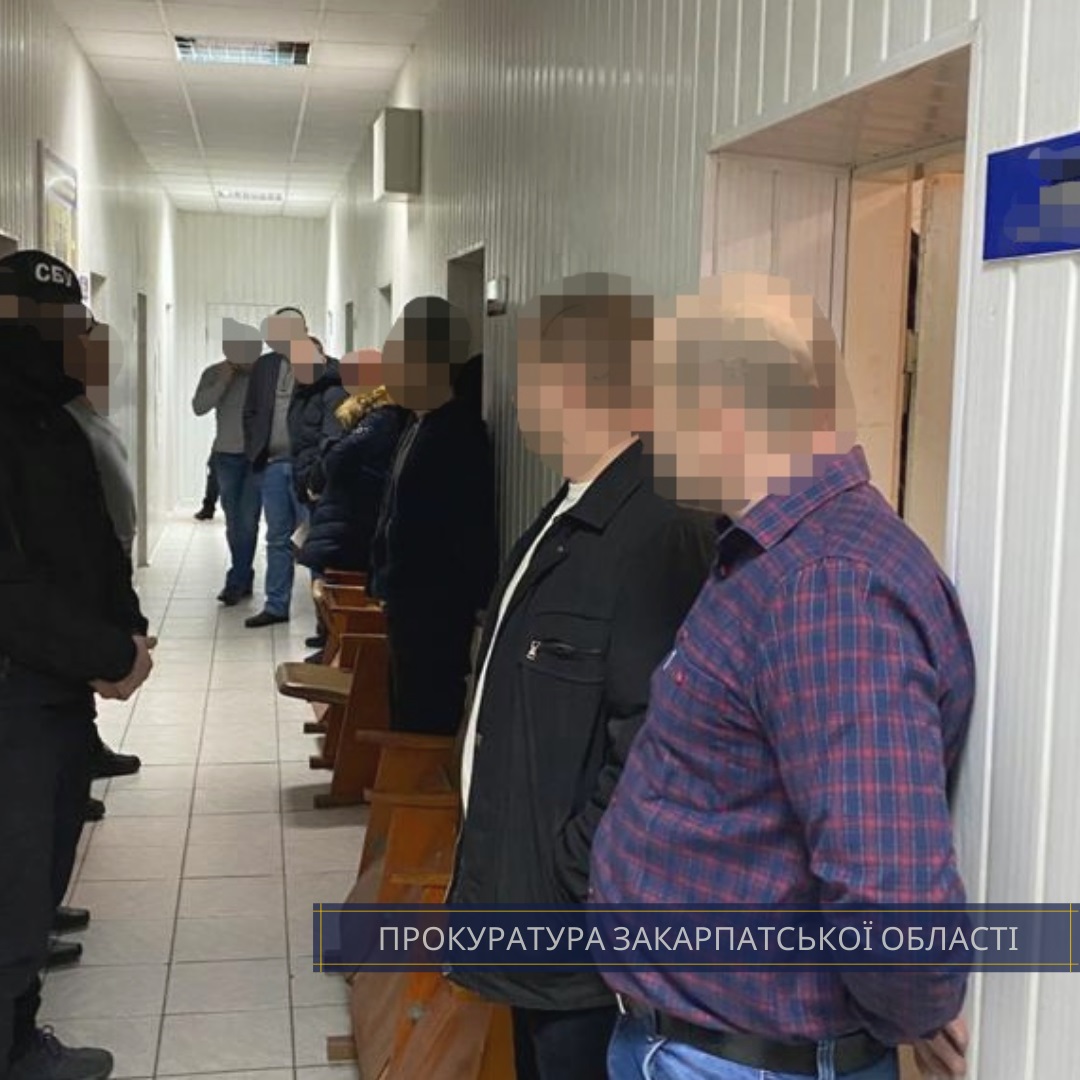 Скеровано до суду обвинувальний акт стосовно поліцейського з Хустщини, підозрюваного у хабарництві (ФОТО)