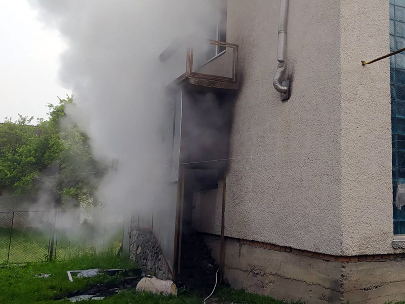 На Тячівщині житловий будинок врятували від знищення вогнем (ФОТО)