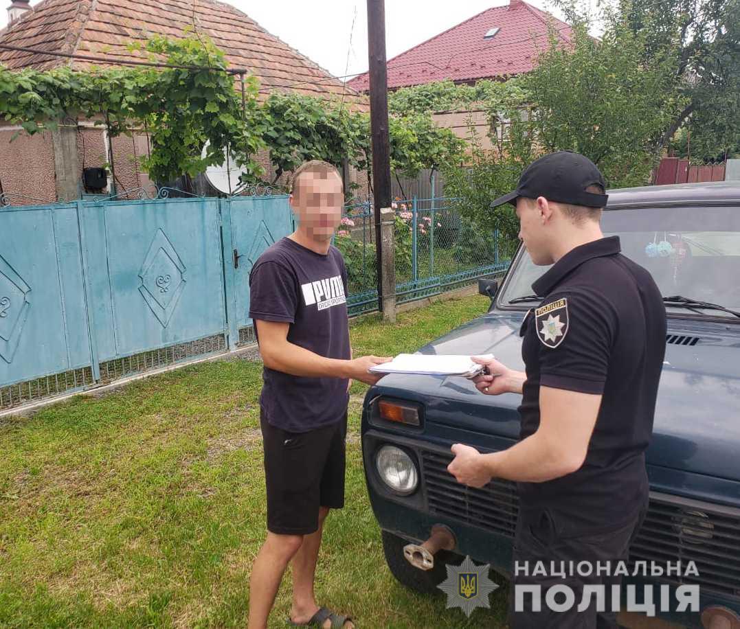 На Мукачівщині розшукали двох юнаків, котрі нищили автівки служби таксі (ФОТО)