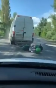 На Виноградівщині мотоцикліст врізався у мікроавтобус (ВІДЕО)