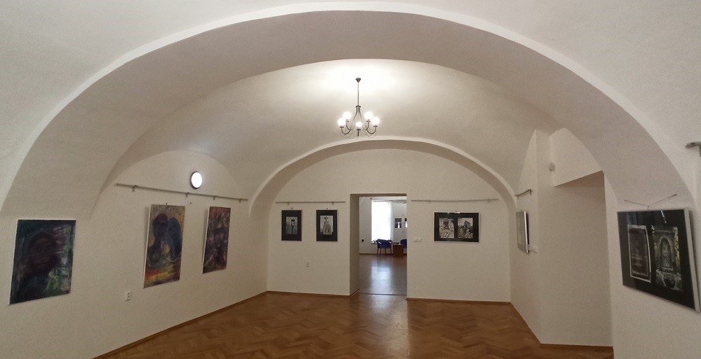 У словацькому Бардієві відкрилася виставка художниці з Ужгорода (ФОТО)