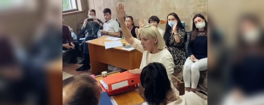 Під тиском циганів і депутатів "Партію твого міста" в Ужгороді зареєстрували з другого разу на місцеві вибори (ФОТО, ВІДЕО)