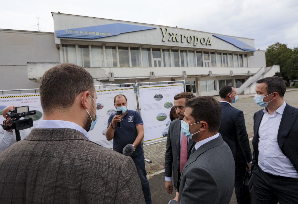 Перші пасажирські рейси з аеропорту "Ужгород" плануються на початку листопада (ФОТО)